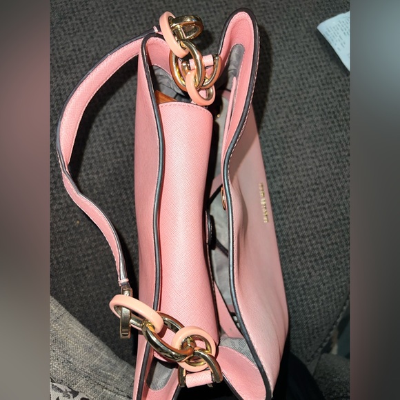 Michael Kors shoulder purse with crossbody strap - Picture 2 of 5